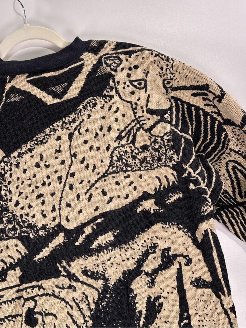 Sugar Street Weavers Safari Animal Tapestry Sweater OS - Picture 6 of 8